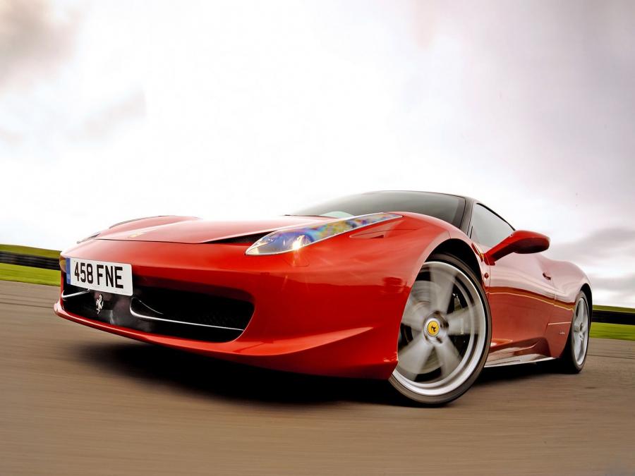  Ferrari 458 Italia 2009 года  (UK) (фото 11 из 21)